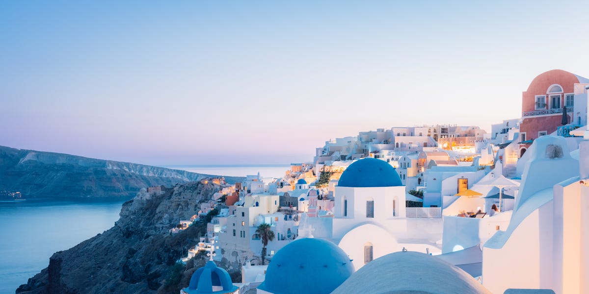 A Snob’s Guide to Santorini